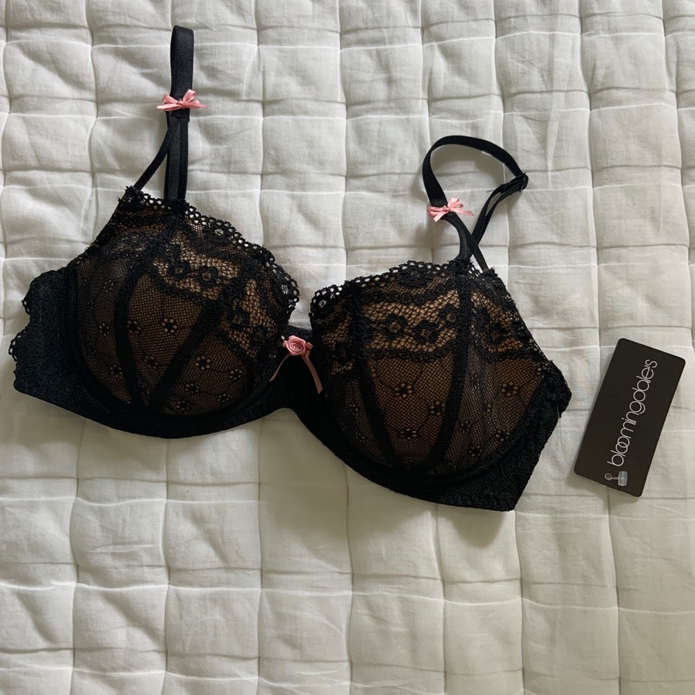 Black lace bra